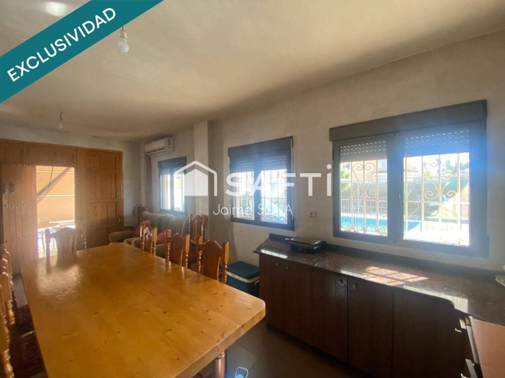 4 makuuhuone Huvila myytävänä paikassa Torrent mukana uima-altaan 
autotalli - 800 000 € (Ref: 9321739)