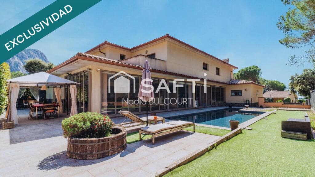 5 sypialnia Willa na sprzedaż w Collbato z basenem garażem - 1 165 000 € (Ref: 9326303)