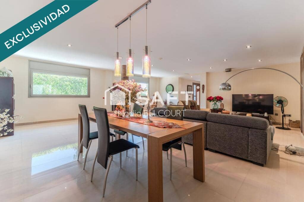 5 sypialnia Willa na sprzedaż w Collbato z basenem garażem - 1 165 000 € (Ref: 9326303)