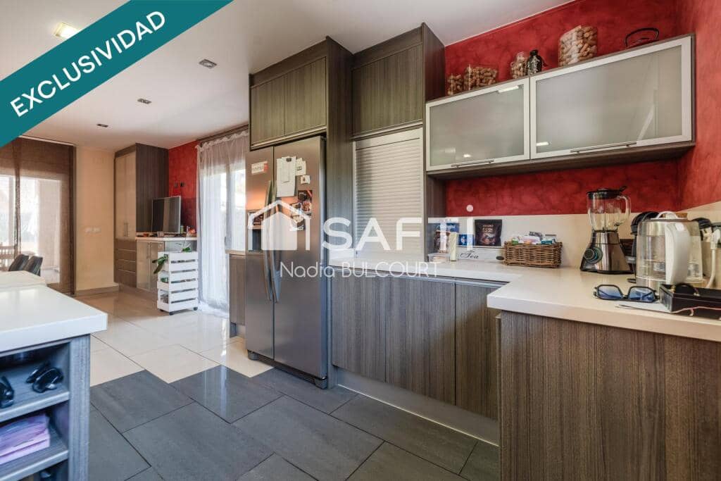 5 sypialnia Willa na sprzedaż w Collbato z basenem garażem - 1 165 000 € (Ref: 9326303)