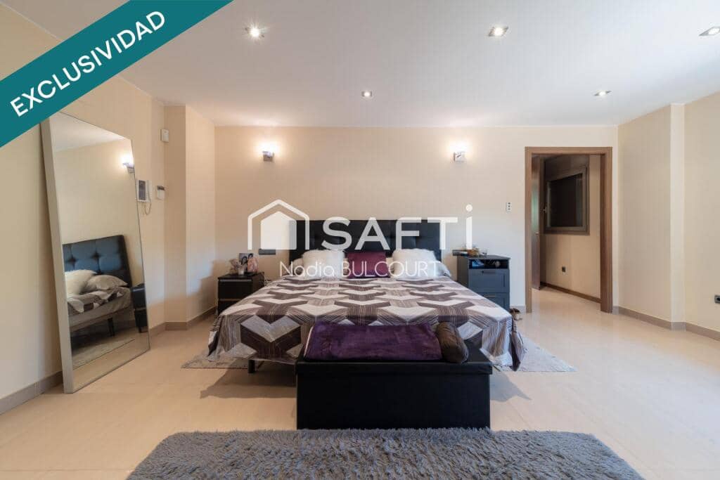 5 sypialnia Willa na sprzedaż w Collbato z basenem garażem - 1 165 000 € (Ref: 9326303)