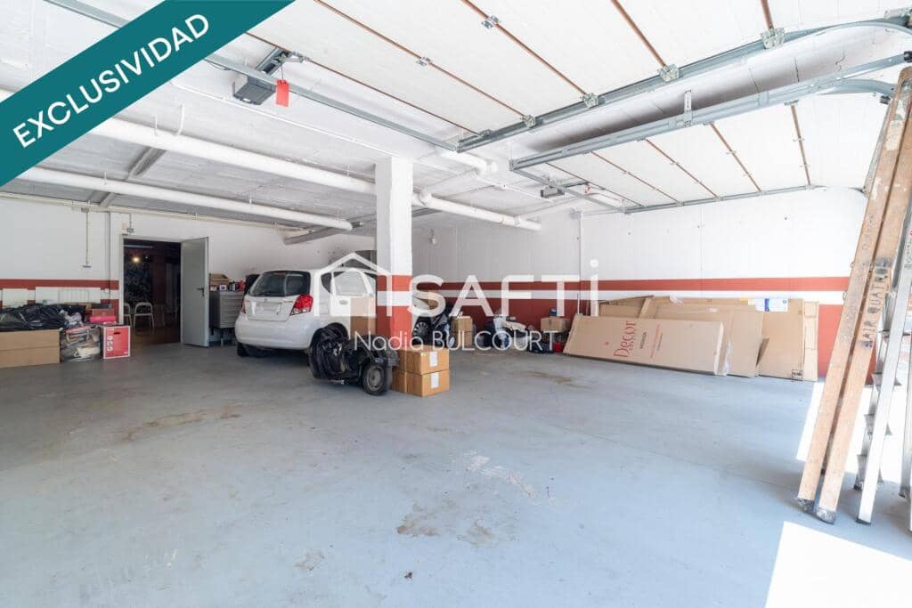 5 sypialnia Willa na sprzedaż w Collbato z basenem garażem - 1 165 000 € (Ref: 9326303)