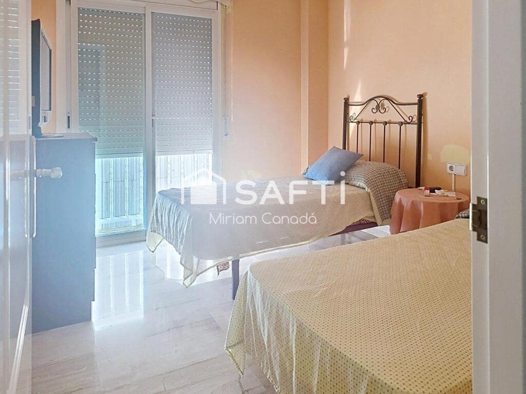 4 chambre Villa/Maison Mitoyenne à vendre à Calafell avec garage - 331 610 € (Ref: 9326316)