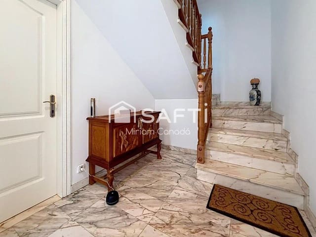 Adosado de 4 habitaciones en Calafell en venta con garaje - 331.610 € (Ref: 9326316)