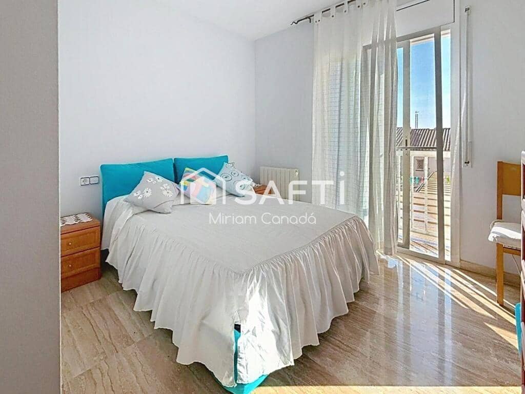 4 chambre Villa/Maison Mitoyenne à vendre à Calafell avec garage - 331 610 € (Ref: 9326316)