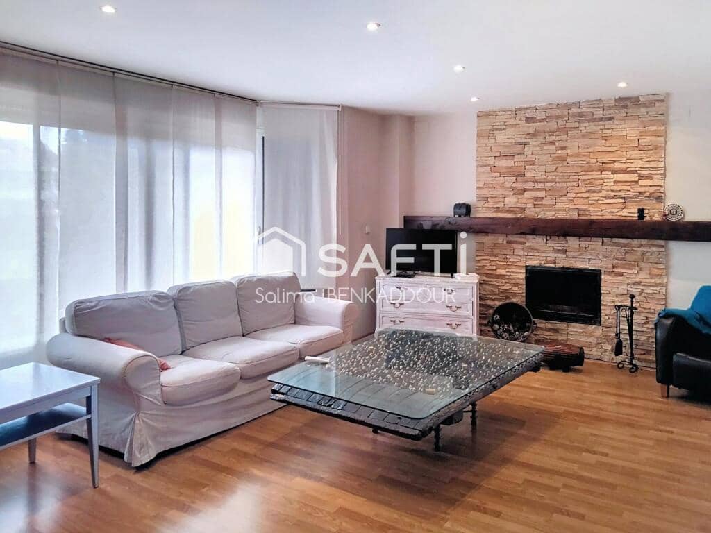 4 bedroom Villa for sale in Pucol with pool garage - € 550,000 (Ref: 9326321)