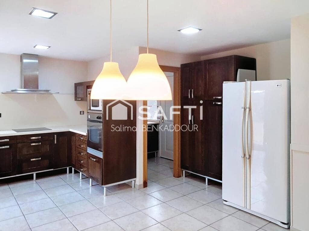 4 bedroom Villa for sale in Pucol with pool garage - € 550,000 (Ref: 9326321)