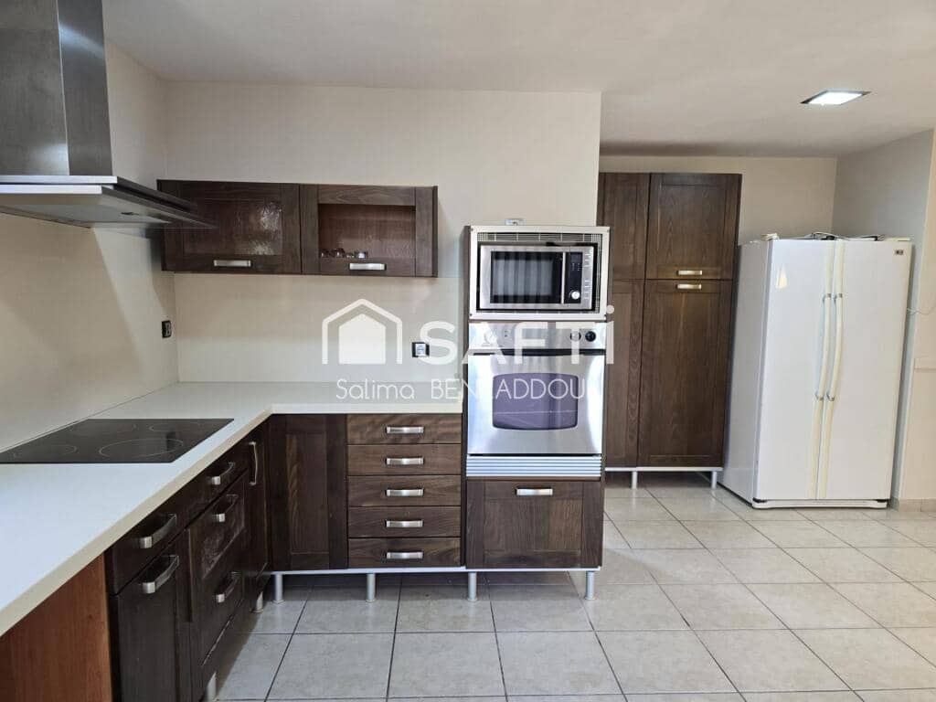 4 bedroom Villa for sale in Pucol with pool garage - € 550,000 (Ref: 9326321)