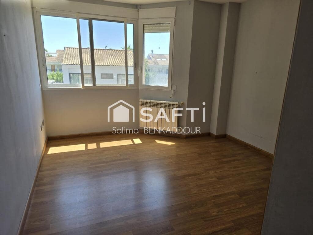 4 bedroom Villa for sale in Pucol with pool garage - € 550,000 (Ref: 9326321)