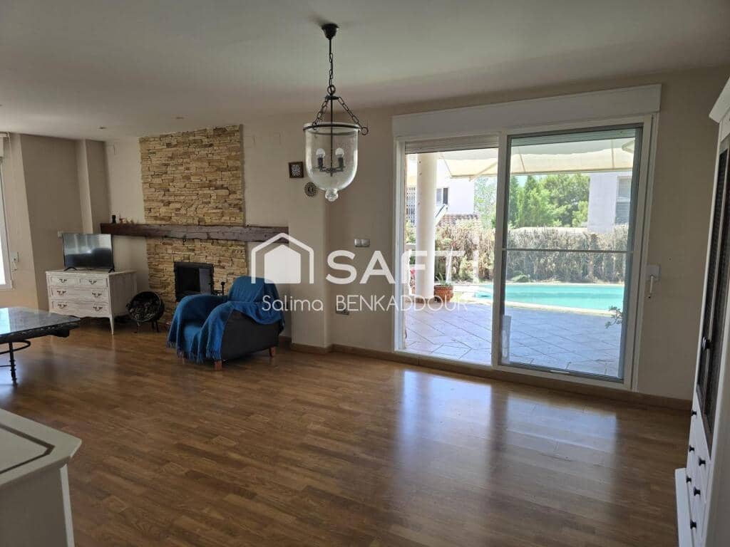 4 bedroom Villa for sale in Pucol with pool garage - € 550,000 (Ref: 9326321)