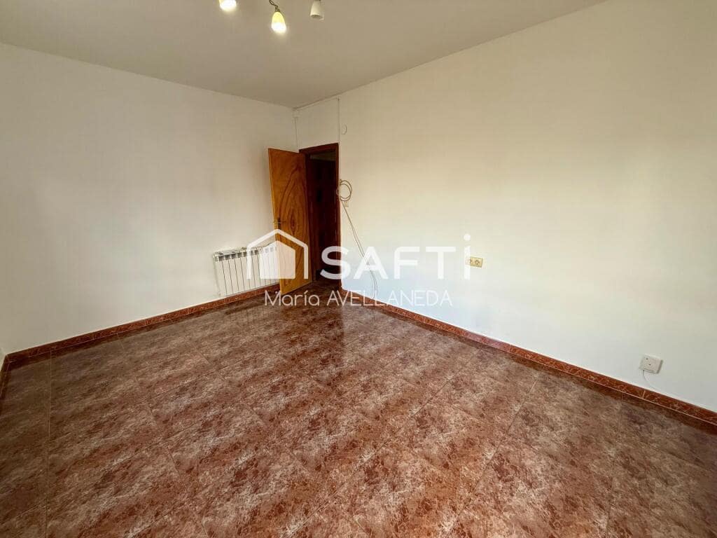 3 soveværelse Lejlighed til salg i Santa Maria del Paramo - € 45.000 (Ref: 9330515)