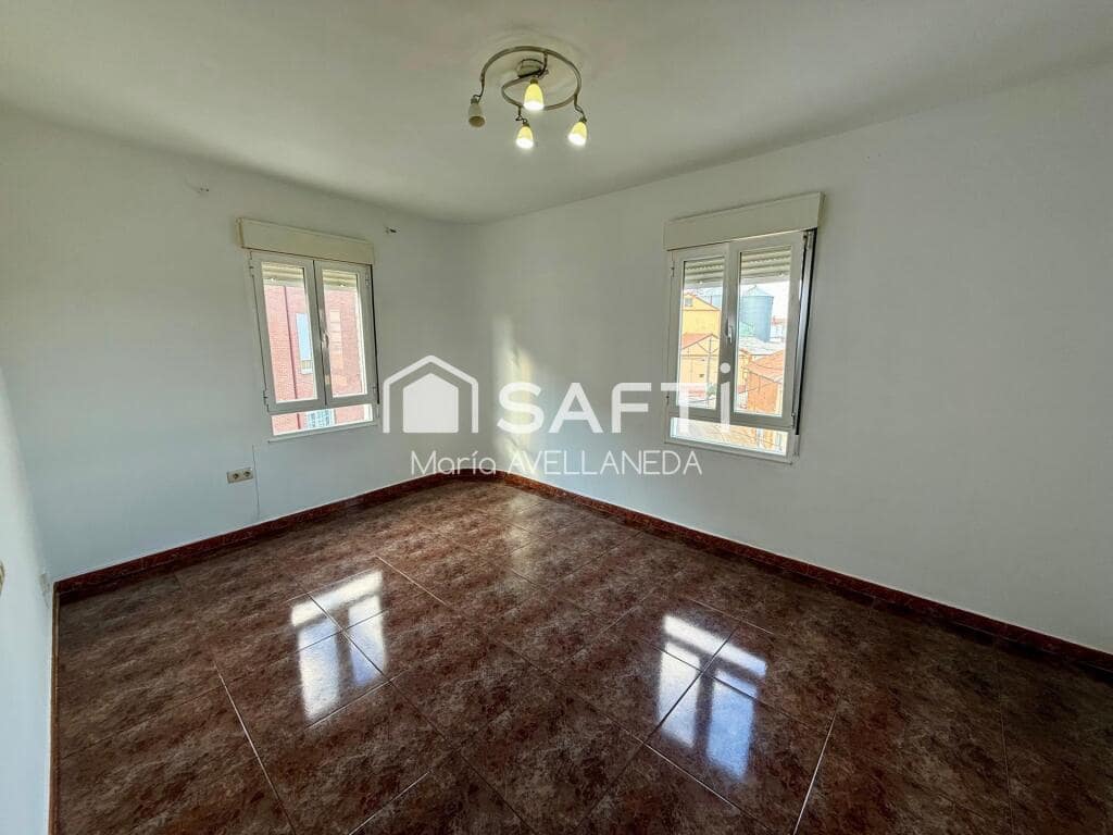 3 soveværelse Lejlighed til salg i Santa Maria del Paramo - € 45.000 (Ref: 9330515)