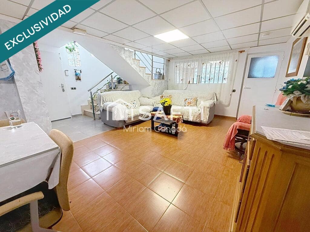 4 makuuhuone Huvila myytävänä paikassa Castello de la Plana mukana uima-altaan 
autotalli - 550 000 € (Ref: 9330520)