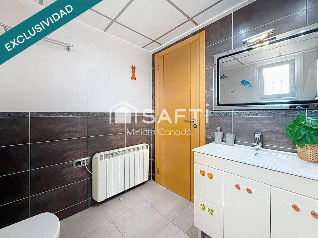 4 makuuhuone Huvila myytävänä paikassa Castello de la Plana mukana uima-altaan 
autotalli - 550 000 € (Ref: 9330520)