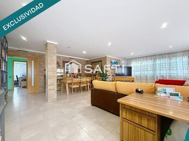 4 makuuhuone Huvila myytävänä paikassa Oeste, Castelló de la Plana mukana uima-altaan 
autotalli - 550 000 € (Ref: 9330520)