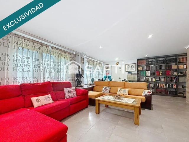 4 makuuhuone Huvila myytävänä paikassa Oeste, Castelló de la Plana mukana uima-altaan 
autotalli - 550 000 € (Ref: 9330520)