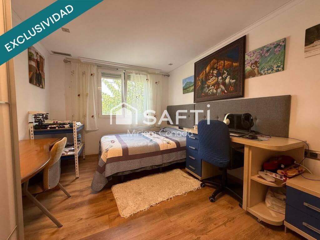 4 makuuhuone Huvila myytävänä paikassa Castello de la Plana mukana uima-altaan 
autotalli - 550 000 € (Ref: 9330520)