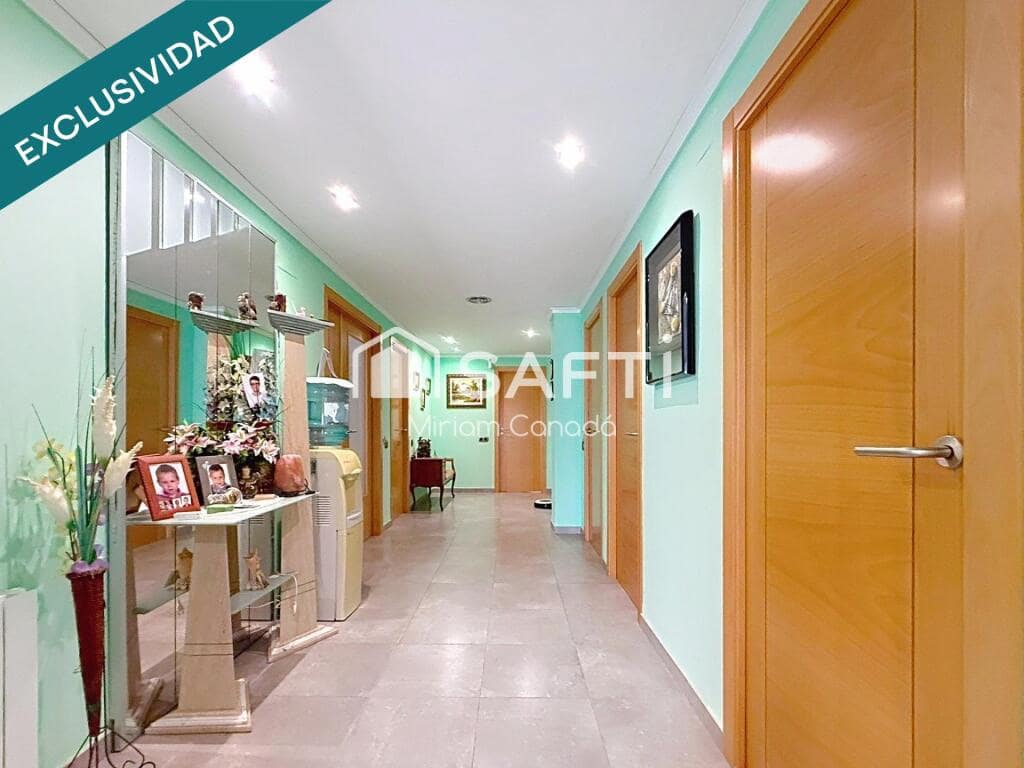 4 makuuhuone Huvila myytävänä paikassa Castello de la Plana mukana uima-altaan 
autotalli - 550 000 € (Ref: 9330520)