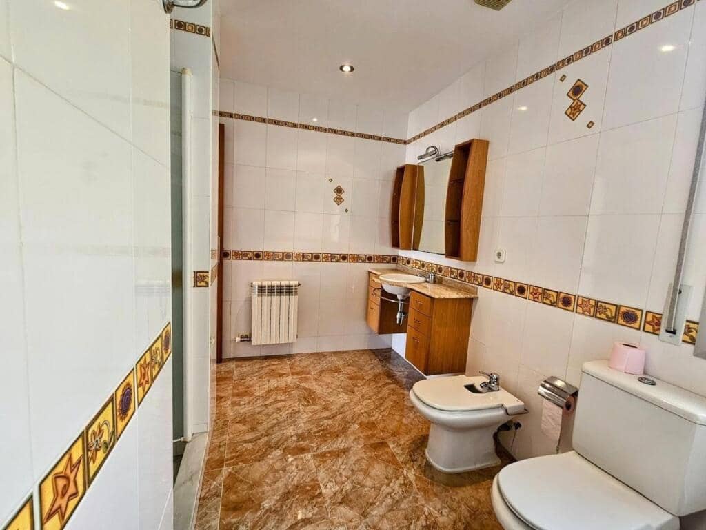 4 soverom Villa til salgs i Lloret de Mar med svømmebasseng garasje - € 650 000 (Ref: 9330522)