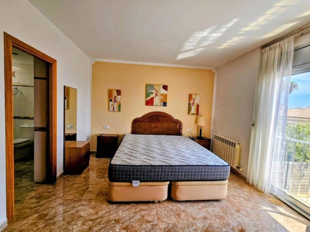 4 soverom Villa til salgs i Lloret de Mar med svømmebasseng garasje - € 650 000 (Ref: 9330522)