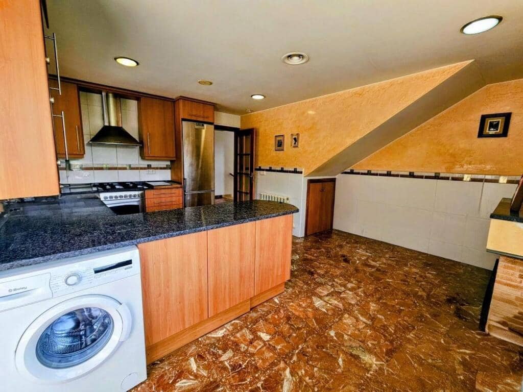 4 soverom Villa til salgs i Lloret de Mar med svømmebasseng garasje - € 650 000 (Ref: 9330522)