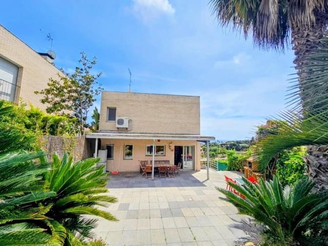 4 soverom Villa til salgs i Roca Grossa, Lloret de Mar med svømmebasseng garasje - € 650 000 (Ref: 9330522)