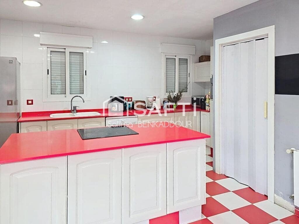 5 bedroom Villa for sale in Pucol with garage - € 1,350,000 (Ref: 9330523)