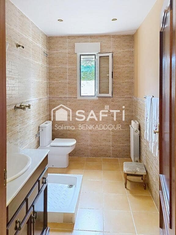 5 bedroom Villa for sale in Pucol with garage - € 1,350,000 (Ref: 9330523)