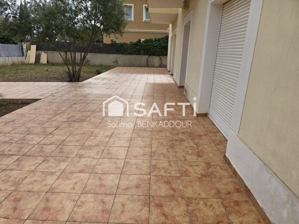 5 bedroom Villa for sale in Pucol with garage - € 1,350,000 (Ref: 9330523)