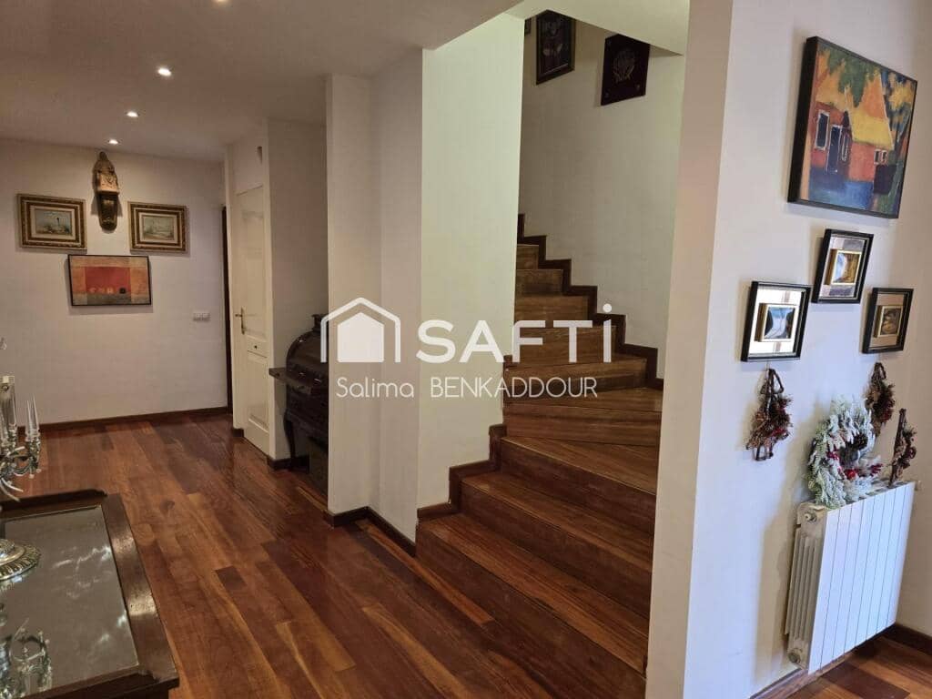 5 bedroom Villa for sale in Pucol with garage - € 1,350,000 (Ref: 9330523)