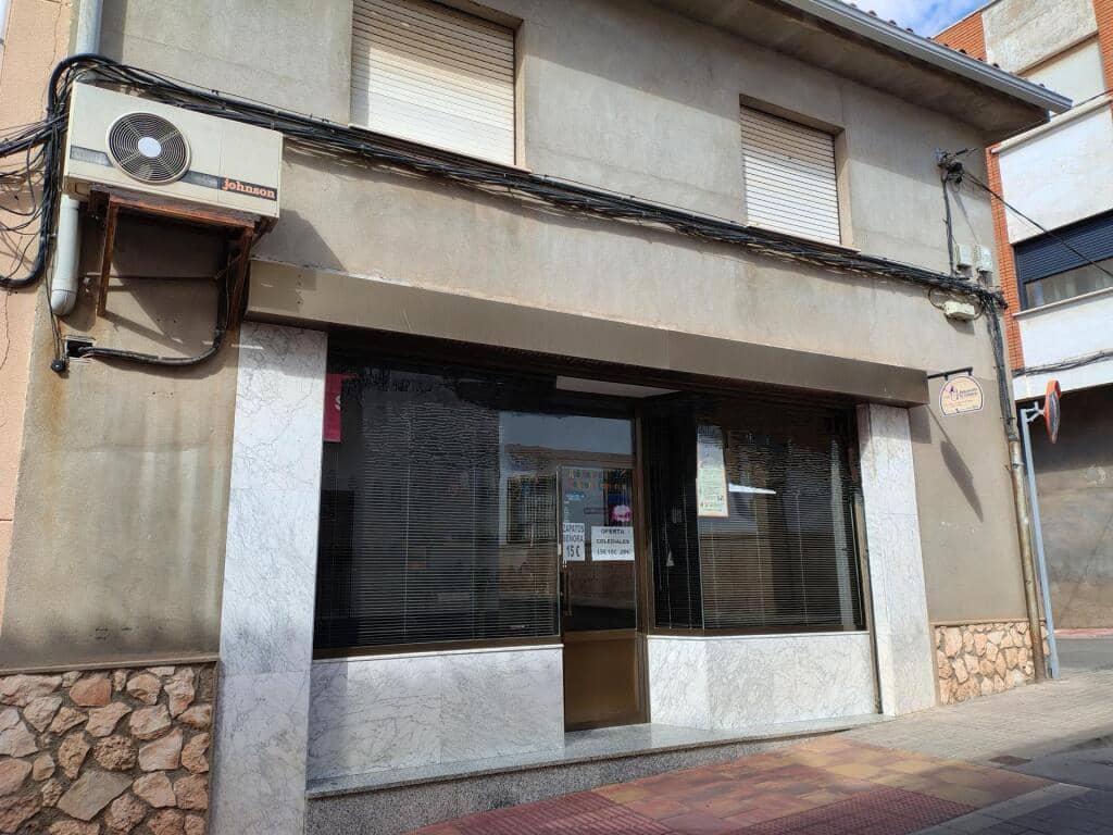 4 slaapkamer Villa te koop in Campo de Criptana - € 130.000 (Ref: 9334625)