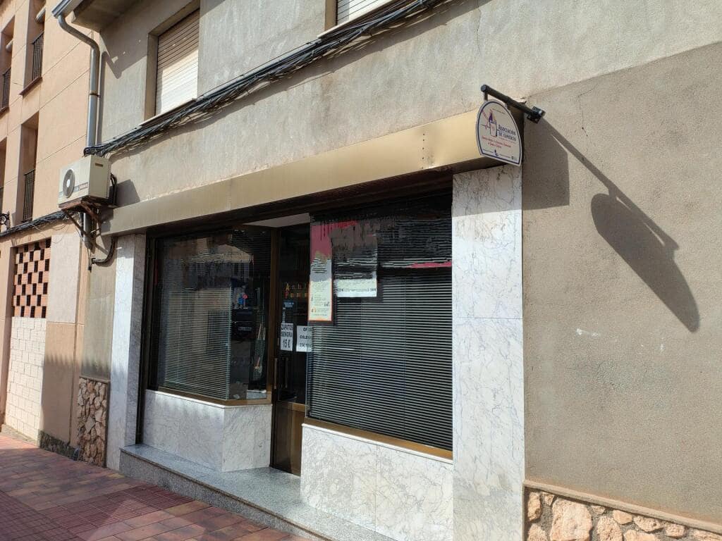 4 slaapkamer Villa te koop in Campo de Criptana - € 130.000 (Ref: 9334625)