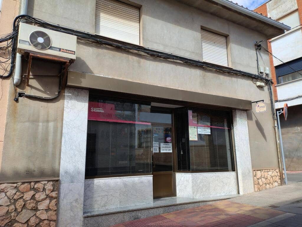 4 slaapkamer Villa te koop in Campo de Criptana - € 130.000 (Ref: 9334625)