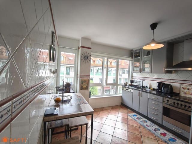 2 slaapkamer Flat te koop in Ames met garage - € 208.000 (Ref: 9334630)