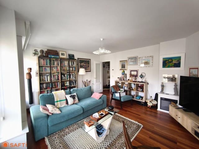 2 slaapkamer Flat te koop in Ames met garage - € 208.000 (Ref: 9334630)