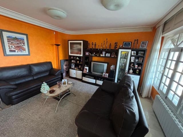 7 soverom Villa til salgs i Nigrán med svømmebasseng garasje - € 615 000 (Ref: 9337810)