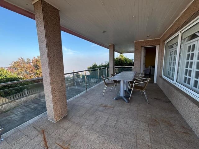 7 soverom Villa til salgs i Nigrán med svømmebasseng garasje - € 615 000 (Ref: 9337810)