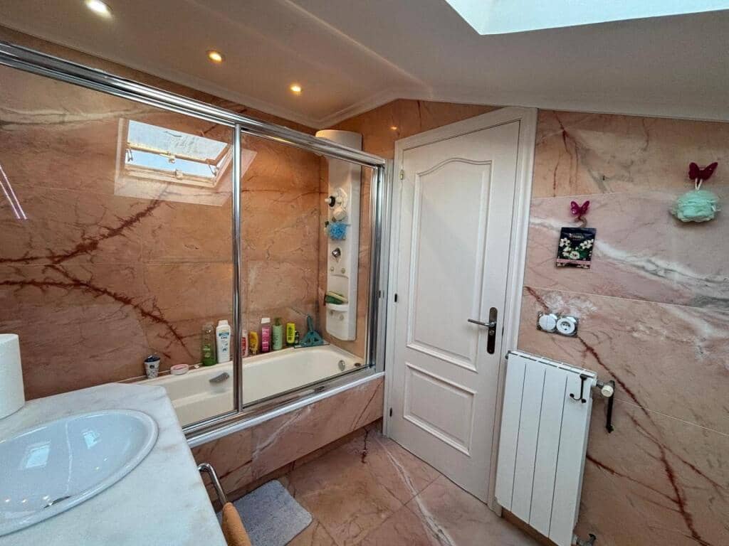 7 sovrum Villa till salu i Nigran med pool garage - 615 000 € (Ref: 9337810)