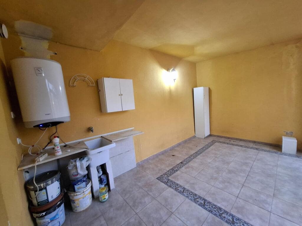 4 bedroom Flat for sale in Castello de Rugat with garage - € 170,000 (Ref: 9337811)