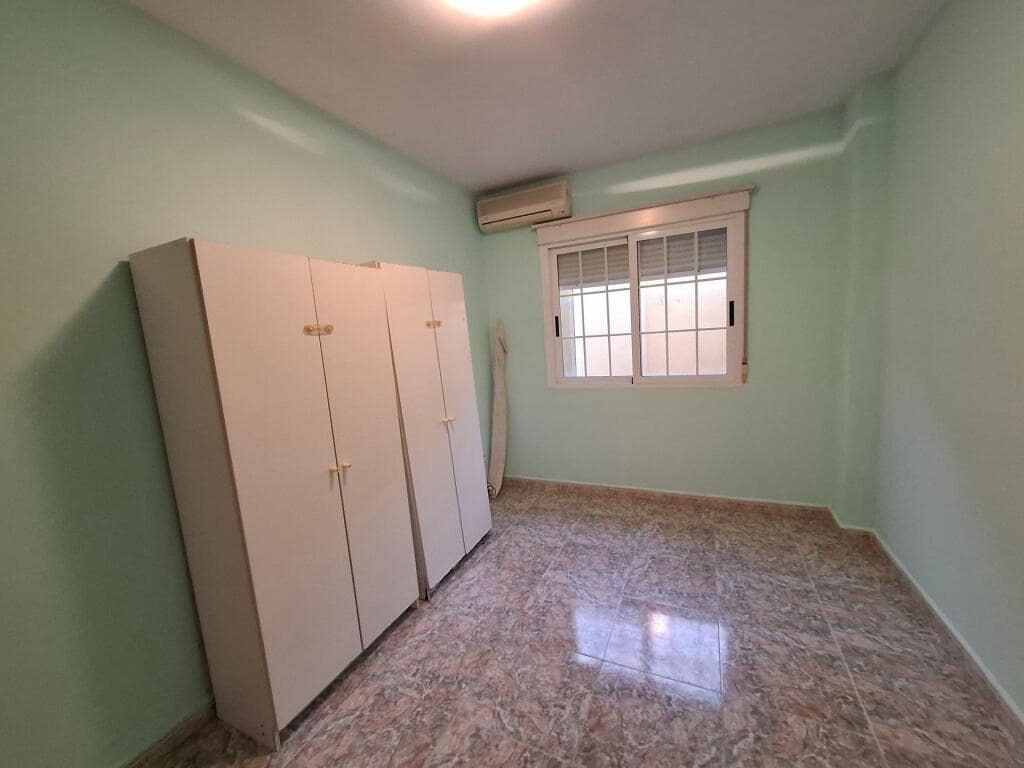 4 bedroom Flat for sale in Castello de Rugat with garage - € 170,000 (Ref: 9337811)