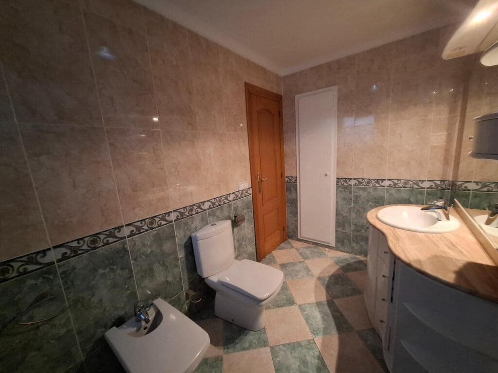 4 bedroom Flat for sale in Castello de Rugat with garage - € 170,000 (Ref: 9337811)