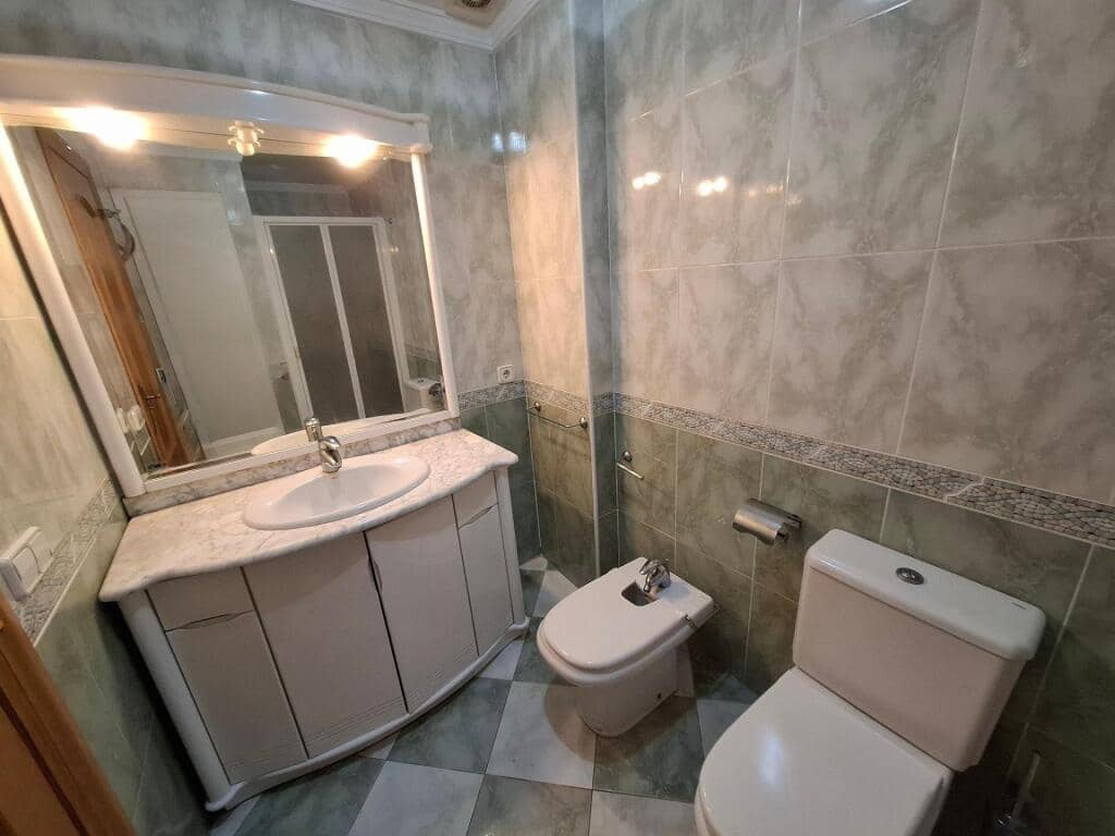 4 bedroom Flat for sale in Castello de Rugat with garage - € 170,000 (Ref: 9337811)