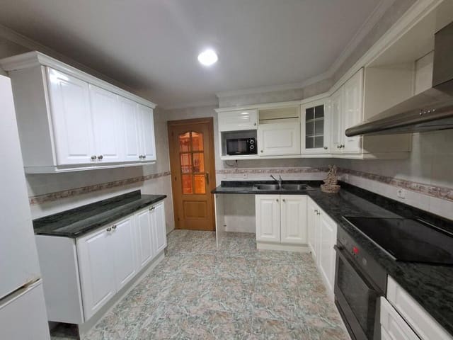 4 soveværelse Lejlighed til salg i Castelló de Rugat med garage - € 170.000 (Ref: 9337811)