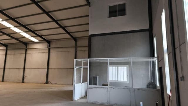 Kommersiell til salgs i Martos - € 400 000 (Ref: 9337815)