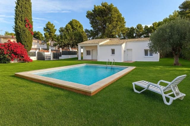 3 bedroom Villa for sale in Cunit with pool garage - € 210,000 (Ref: 9341052)