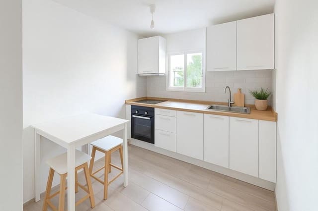 3 bedroom Villa for sale in Cunit with pool garage - € 210,000 (Ref: 9341052)