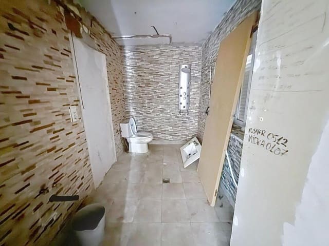 3 bedroom Villa for sale in Cunit with pool garage - € 210,000 (Ref: 9341052)