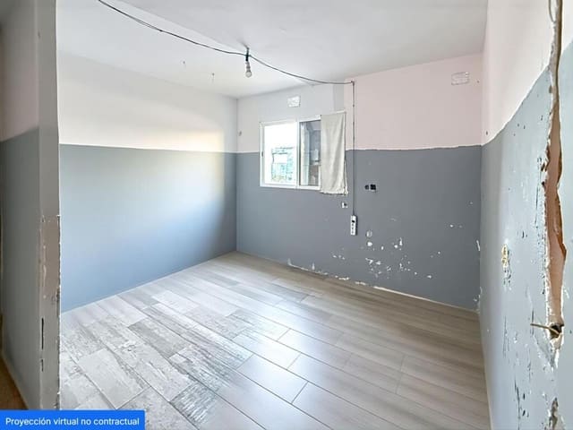 3 bedroom Villa for sale in Cunit with pool garage - € 210,000 (Ref: 9341052)