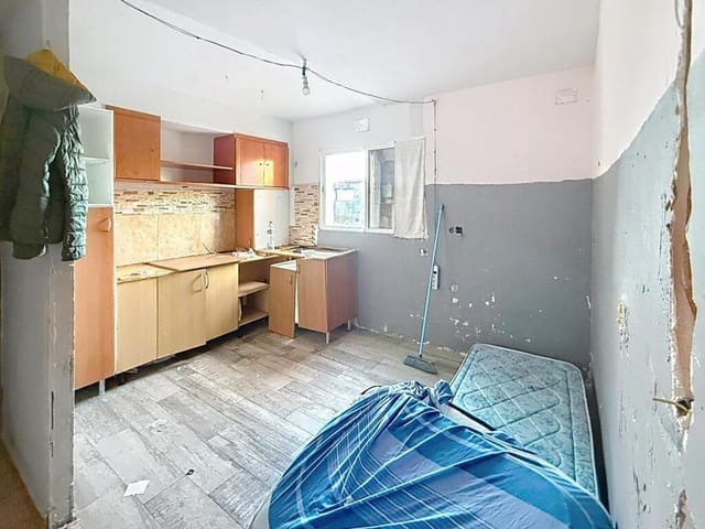 3 bedroom Villa for sale in Cunit with pool garage - € 210,000 (Ref: 9341052)