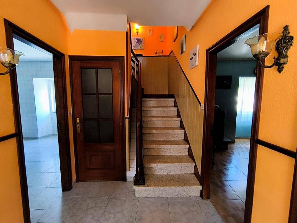 5 bedroom Villa for sale in Porto do Son - € 215,000 (Ref: 9344642)